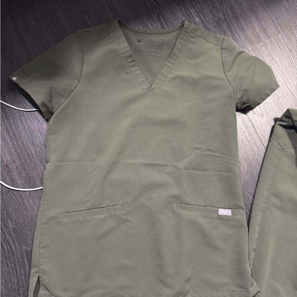 Figs Technical Collection Olive Scrub set